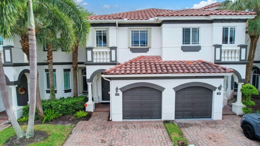 Waterfront living at its finest in this spacious 2-story - Beach Townhome/Townhouse for sale in Boynton Beach, Florida on Beachhouse.com