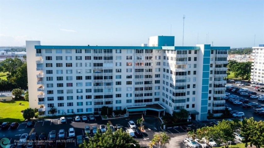 Beautiful unit in quiet & remodeled 55+ building with 24 hour - Beach Condo for sale in Hollywood, Florida on Beachhouse.com