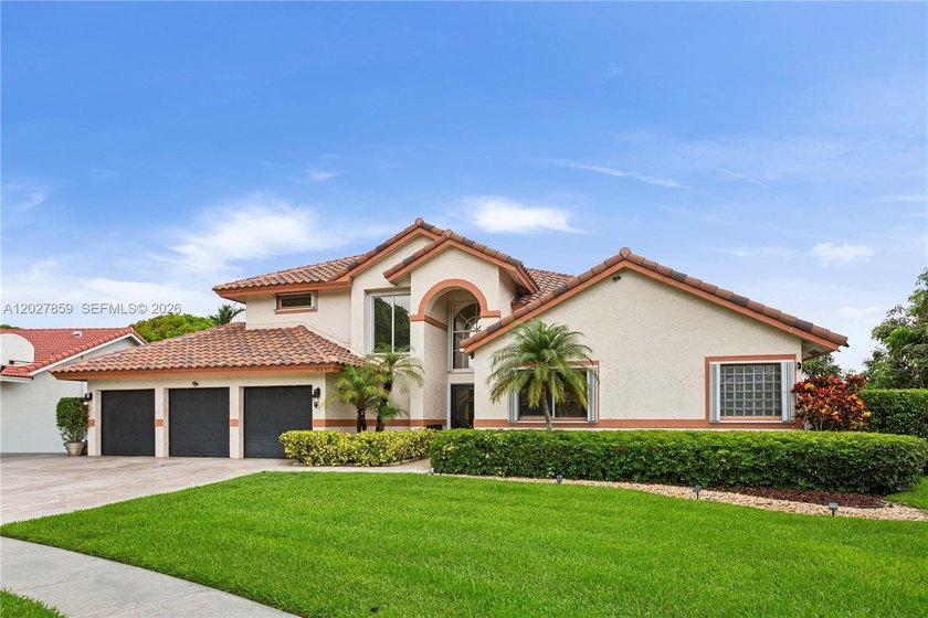 Welcome to The Landings, one of Pembroke Pines' most desirable - Beach Home for sale in Pembroke Pines, Florida on Beachhouse.com