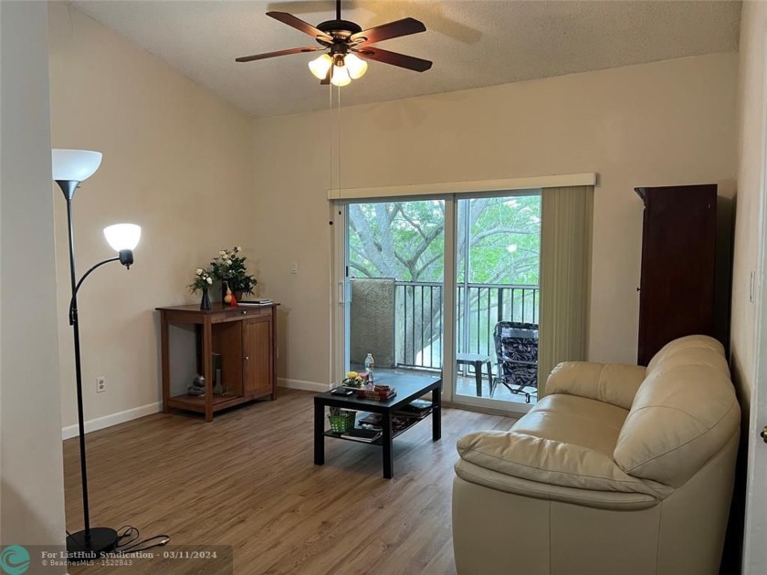 Spacious one bedroom unit in a desirable Gated community - Beach Condo for sale in Deerfield Beach, Florida on Beachhouse.com