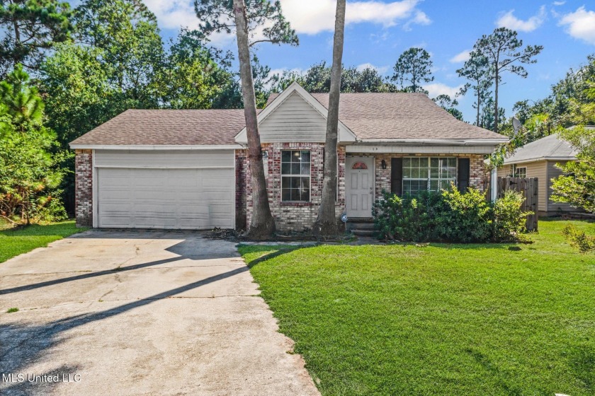 Charming 3-bedroom, 2-bath home in the desirable Pass Christian - Beach Home for sale in Pass Christian, Mississippi on Beachhouse.com