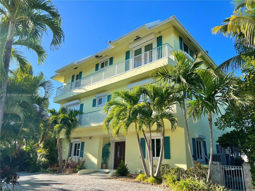 Impressive estate home in desirable Venetian Shores, Islamorada! - Beach Home for sale in Islamorada, Florida on Beachhouse.com