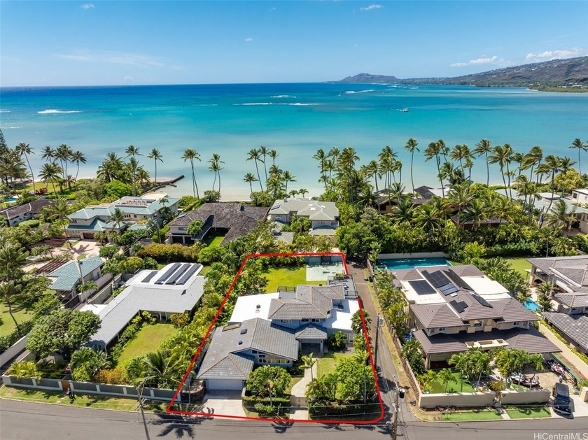 Discover the epitome of island living in this exquisitely - Beach Home for sale in Honolulu, Hawaii on Beachhouse.com