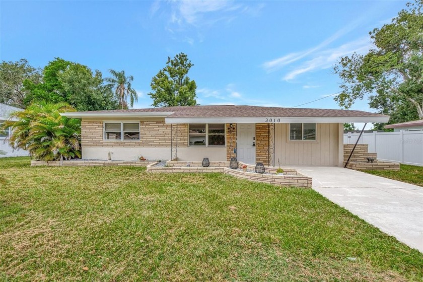 No damage from recent hurricanes, NO FLOODING  and does NOT - Beach Home for sale in Sarasota, Florida on Beachhouse.com