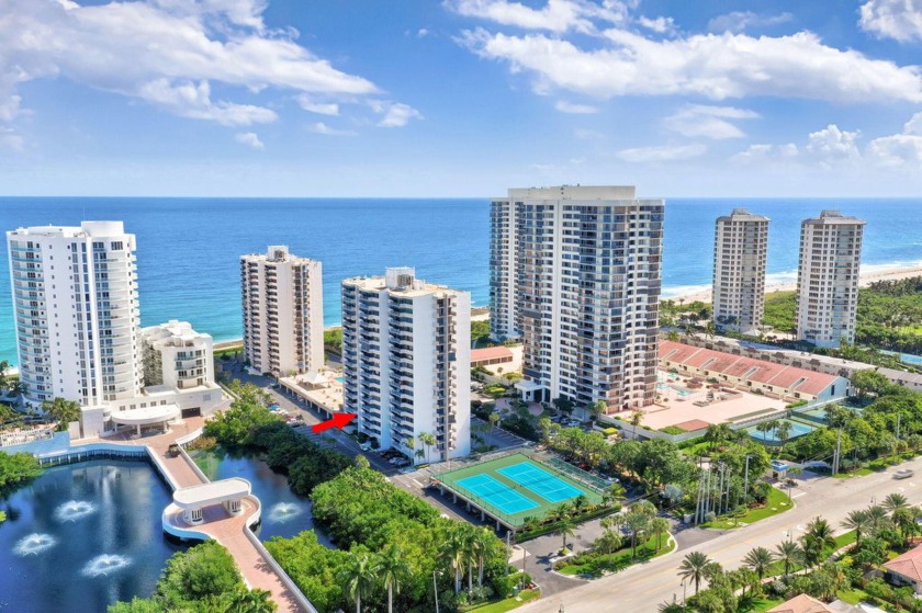 Stunning Fully Renovated 2 Bedroom, 2 Bath Condo w/Ocean & - Beach Condo for sale in Singer Island, Florida on Beachhouse.com