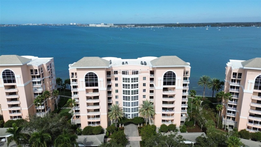 Under contract-accepting backup offers. Move in ready! Step into - Beach Condo for sale in St. Petersburg, Florida on Beachhouse.com