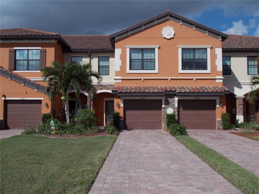 This townhouse in Gran Paradiso offers nearly 2,000 square feet - Beach Townhome/Townhouse for sale in Venice, Florida on Beachhouse.com