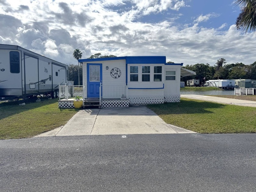 This is a PRISTINE 2-Bedroom, 1-Bathroom Park Model in Sundance - Beach Home for sale in Port Richey, Florida on Beachhouse.com
