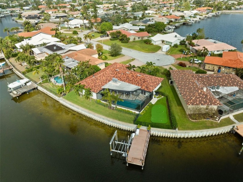 124 feet of pristine waterfront in Venetian Isles just minutes - Beach Home for sale in St. Petersburg, Florida on Beachhouse.com