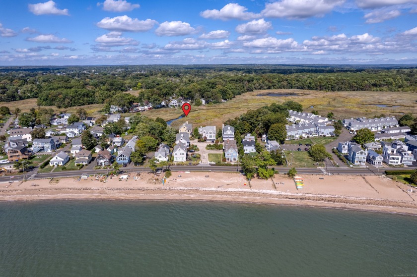 Stunning 3 bedroom, 4.1 bathroom colonial set in an enclave of 6 - Beach Home for sale in Branford, Connecticut on Beachhouse.com