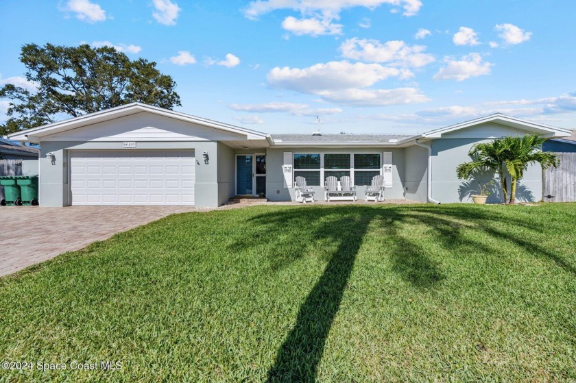 Welcome to your slice of Satellite Beach paradise! Move Right - Beach Home for sale in Satellite Beach, Florida on Beachhouse.com