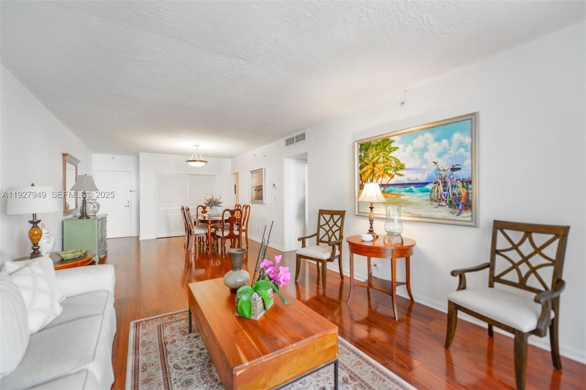 Bright 1 bedroom1.5 baths with east exposure and ocean glimpses - Beach Condo for sale in Hollywood, Florida on Beachhouse.com