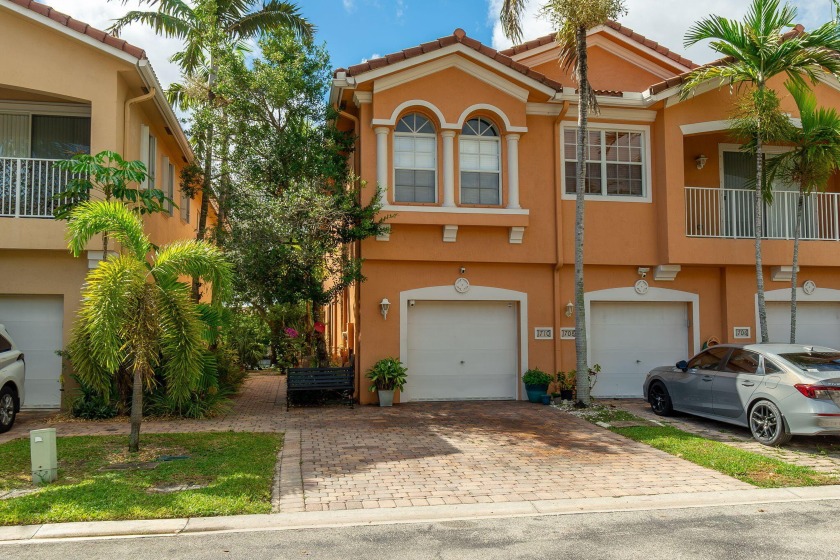 Come and tour this beautiful lake-view townhouse in Sierra Bay! - Beach Townhome/Townhouse for sale in Riviera Beach, Florida on Beachhouse.com