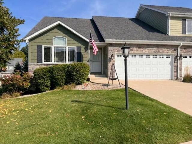 Absolutely beautiful 3/3 townhome offering in the ever-popular - Beach Townhome/Townhouse for sale in Chesterton, Indiana on Beachhouse.com