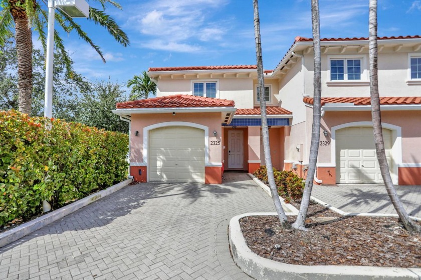 Amazing turnkey home that comes fully furnished! Located east of - Beach Townhome/Townhouse for sale in Pompano Beach, Florida on Beachhouse.com