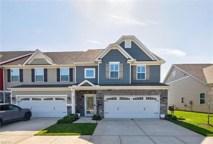 This beautiful resort-like setting offers true carefree living - Beach Townhome/Townhouse for sale in Smithfield, Virginia on Beachhouse.com