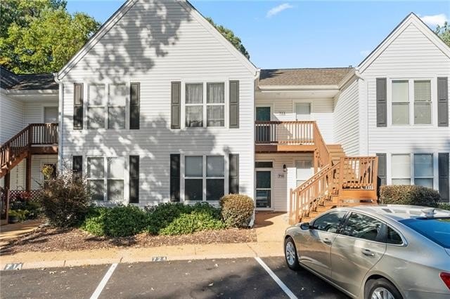 Welcome to your dream condo in the fabulous Kiln Creek - Beach Condo for sale in Yorktown, Virginia on Beachhouse.com