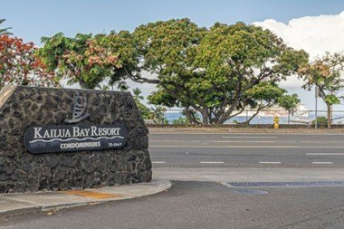 Back on Market !! Welcome to Kailua Bay Resort! Located in the - Beach Condo for sale in Kailua Kona, Hawaii on Beachhouse.com