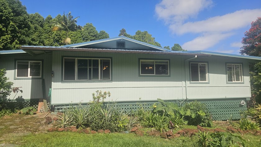 Welcome to your dream home on the Hamakua Coast! Step inside and - Beach Home for sale in Papaaloa, Hawaii on Beachhouse.com