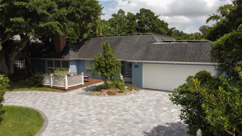 This North Siesta Key property is a prime opportunity for buyers - Beach Home for sale in Sarasota, Florida on Beachhouse.com