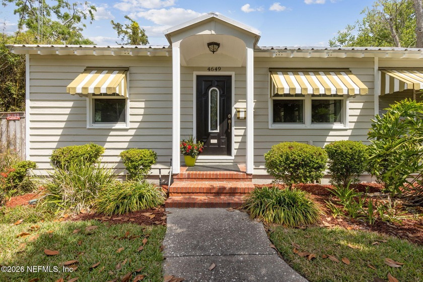 Updated, freshly painted, Charming Lakeshore Bungalow. NO work - Beach Home for sale in Jacksonville, Florida on Beachhouse.com