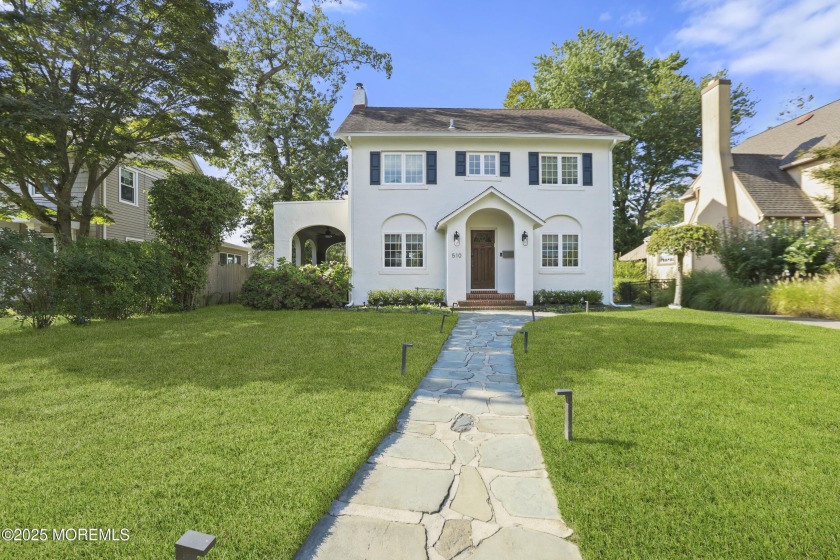 Discover this beautifully renovated 4-bdrm, 1-bth modern home - Beach Home for sale in West Allenhurst, New Jersey on Beachhouse.com