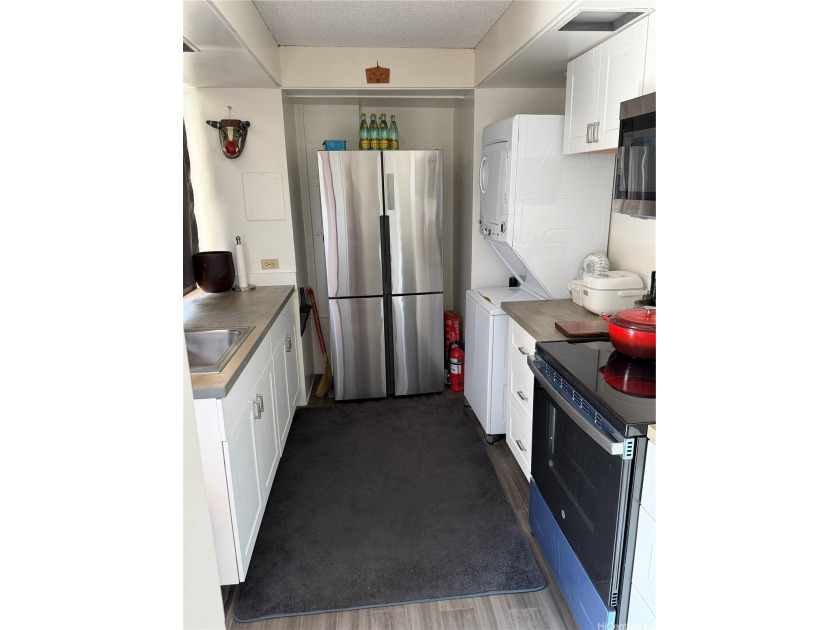 Charming 2 bedroom 2 bath condo in the heart of Waikiki - Beach Condo for sale in Honolulu, Hawaii on Beachhouse.com