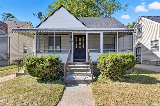 **WOW 800+ SQ FT 3 BEDROOM, 1 BATH BUNGALOW IN DETROIT**NICE - Beach Home for sale in Detroit, Michigan on Beachhouse.com