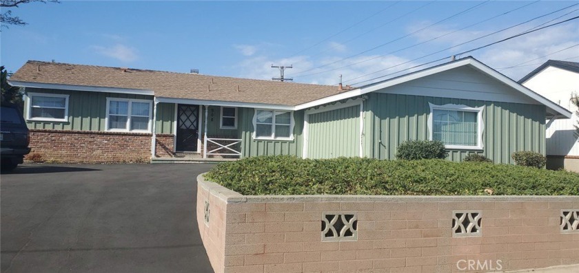 Welcome to 908 Vista Way, a charming single-family ranch style - Beach Home for sale in Oceanside, California on Beachhouse.com