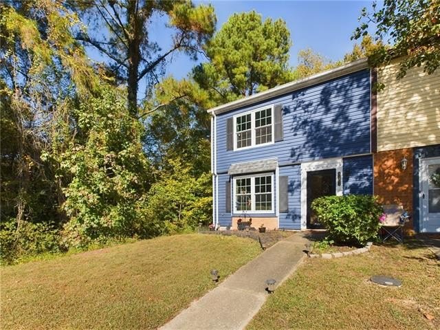 This completely updated and charming 3 bedroom, 1.5 bath - Beach Home for sale in Williamsburg, Virginia on Beachhouse.com