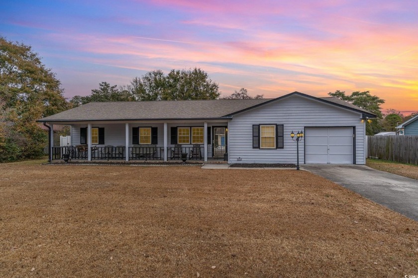 Presenting 3 Meadow Oak Drive, a move-in-ready 3-bedroom - Beach Home for sale in Surfside Beach, South Carolina on Beachhouse.com