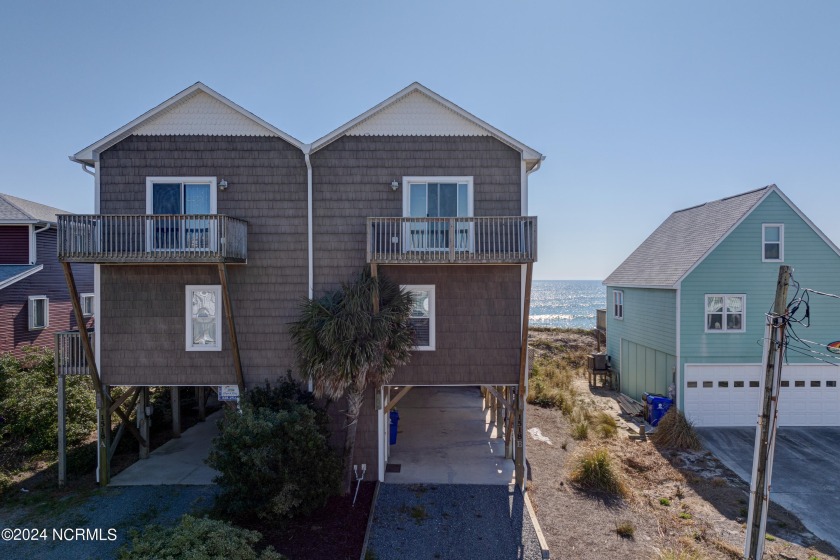 Immaculate oceanfront townhouse/duplex in Surf City boasting 4 - Beach Townhome/Townhouse for sale in Surf City, North Carolina on Beachhouse.com