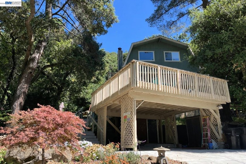 This gorgeous Sunol home features 4 bedrooms/3 baths with approx - Beach Home for sale in Sunol, California on Beachhouse.com