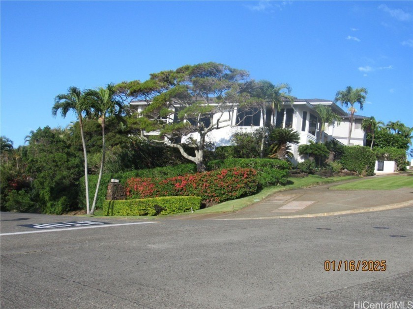 Outstanding sweeping views of Koko Head, Ocean, & Diamond Head - Beach Home for sale in Honolulu, Hawaii on Beachhouse.com