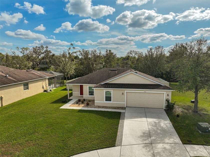 Don't miss this move-in ready home in Sheffield Glenn. This - Beach Home for sale in Palmetto, Florida on Beachhouse.com