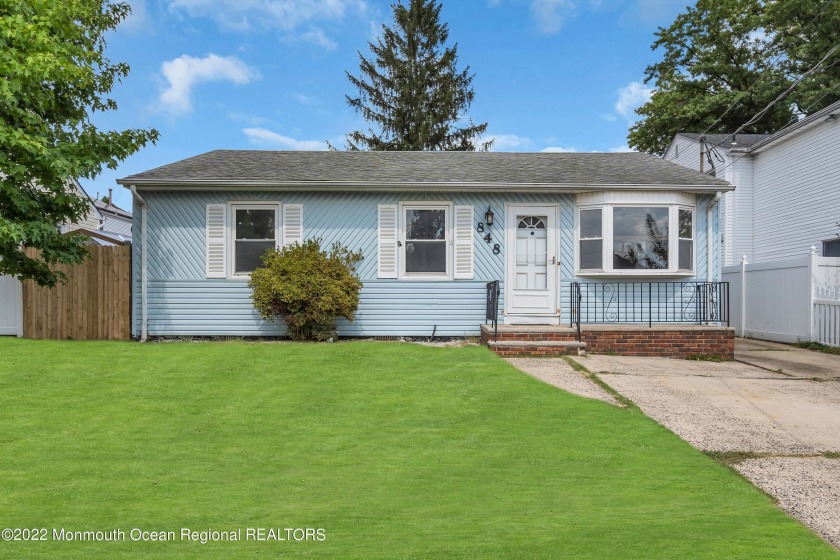 Featured listing! Well kept ranch in desirable family friendly - Beach Home for sale in Cliffwood, New Jersey on Beachhouse.com