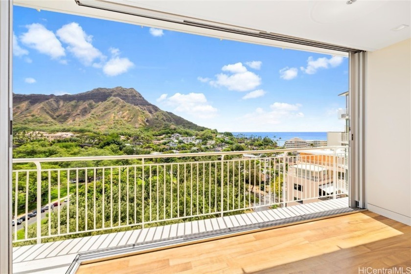 Unobstructed Diamond Head View with Ocean, Kapiolani Park - Beach Condo for sale in Honolulu, Hawaii on Beachhouse.com