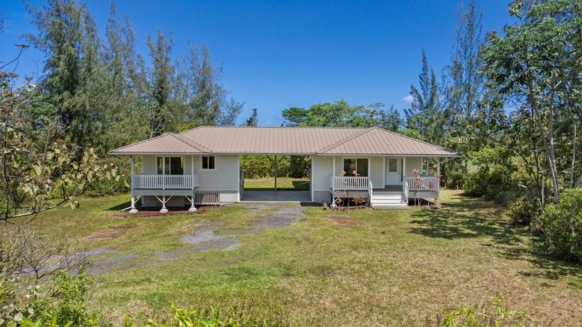 Escape to your own private retreat at 15-1889 3rd Avenue - Beach Home for sale in Keaau, Hawaii on Beachhouse.com