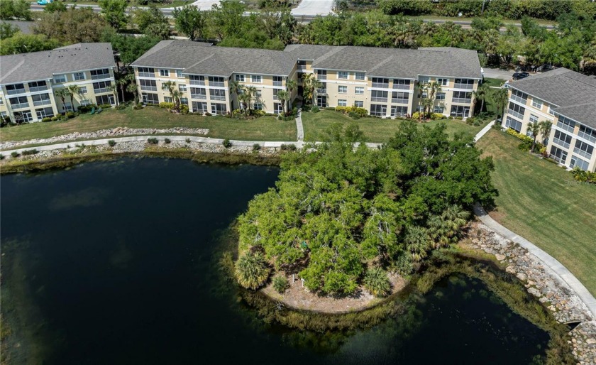 Price Improvement for this lakefront 2 bedroom, 2 bath condo - Beach Condo for sale in Port Charlotte, Florida on Beachhouse.com