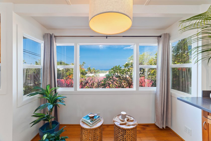 In the heart of Kailua Kona, sits this well-kept cottage with an - Beach Home for sale in Kailua Kona, Hawaii on Beachhouse.com