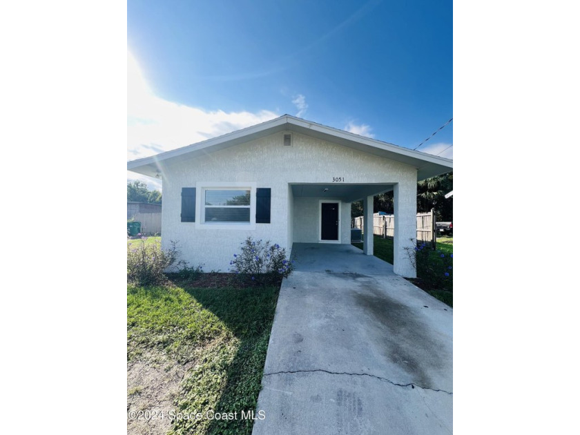 Exceptionally renovated three-bedroom, two-bathroom home, this - Beach Home for sale in Vero Beach, Florida on Beachhouse.com