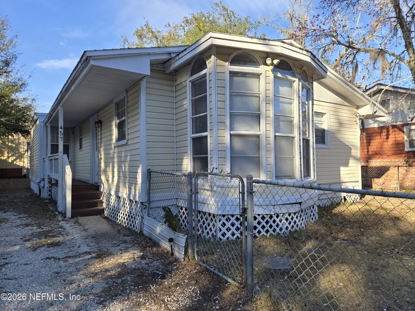 Great investor property ready to rent. 2 bedroom single family - Beach Home for sale in Jacksonville, Florida on Beachhouse.com