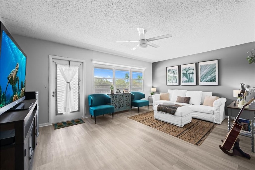 This charming second-floor condo is located in the desirable - Beach Condo for sale in Deerfield Beach, Florida on Beachhouse.com