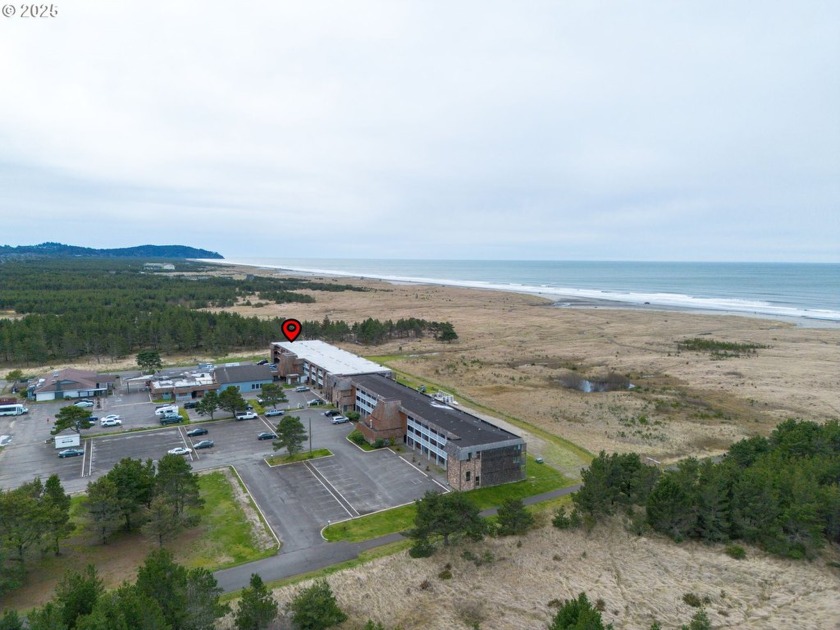 Enjoy resort-style living in this affordable oceanview condo at - Beach Condo for sale in Long Beach, Washington on Beachhouse.com