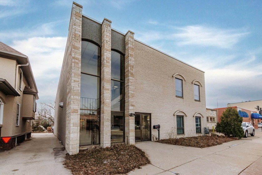 Great opportunity to own and occupy this 13,680 sq foot office - Beach Commercial for sale in Waukesha, Wisconsin on Beachhouse.com