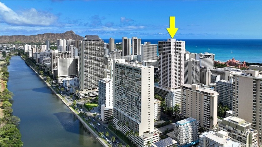 Larger 1-Corner unit with mountain views.  Corner unit with - Beach Condo for sale in Honolulu, Hawaii on Beachhouse.com