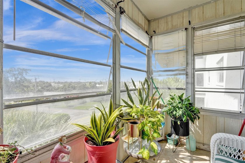 Come see this beautifully charming 1 bed, 1.5 bath condo in the - Beach Condo for sale in Lauderhill, Florida on Beachhouse.com