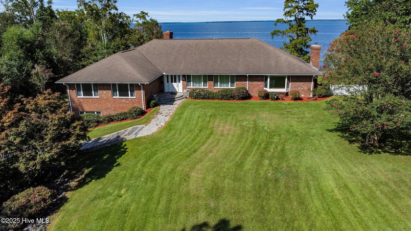 Welcome to this one-of-a-kind waterfront estate in the desirable - Beach Home for sale in New Bern, North Carolina on Beachhouse.com