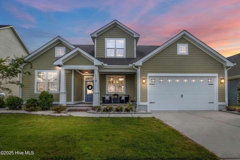 PRICED TO SELL! This beautifully designed 4-bedroom, 3-bathroom - Beach Home for sale in Hampstead, North Carolina on Beachhouse.com