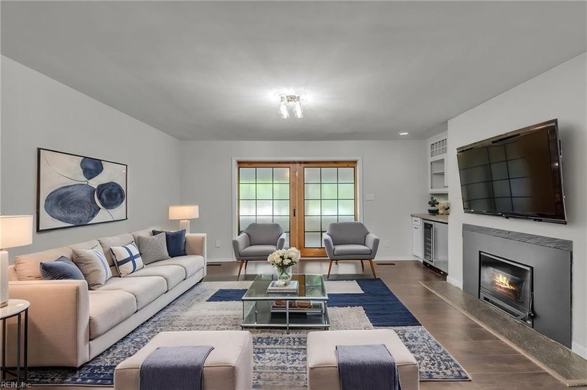 Enjoy Spacious Brick rancher, Private, cornet lot in on Warwick - Beach Home for sale in Newport News, Virginia on Beachhouse.com